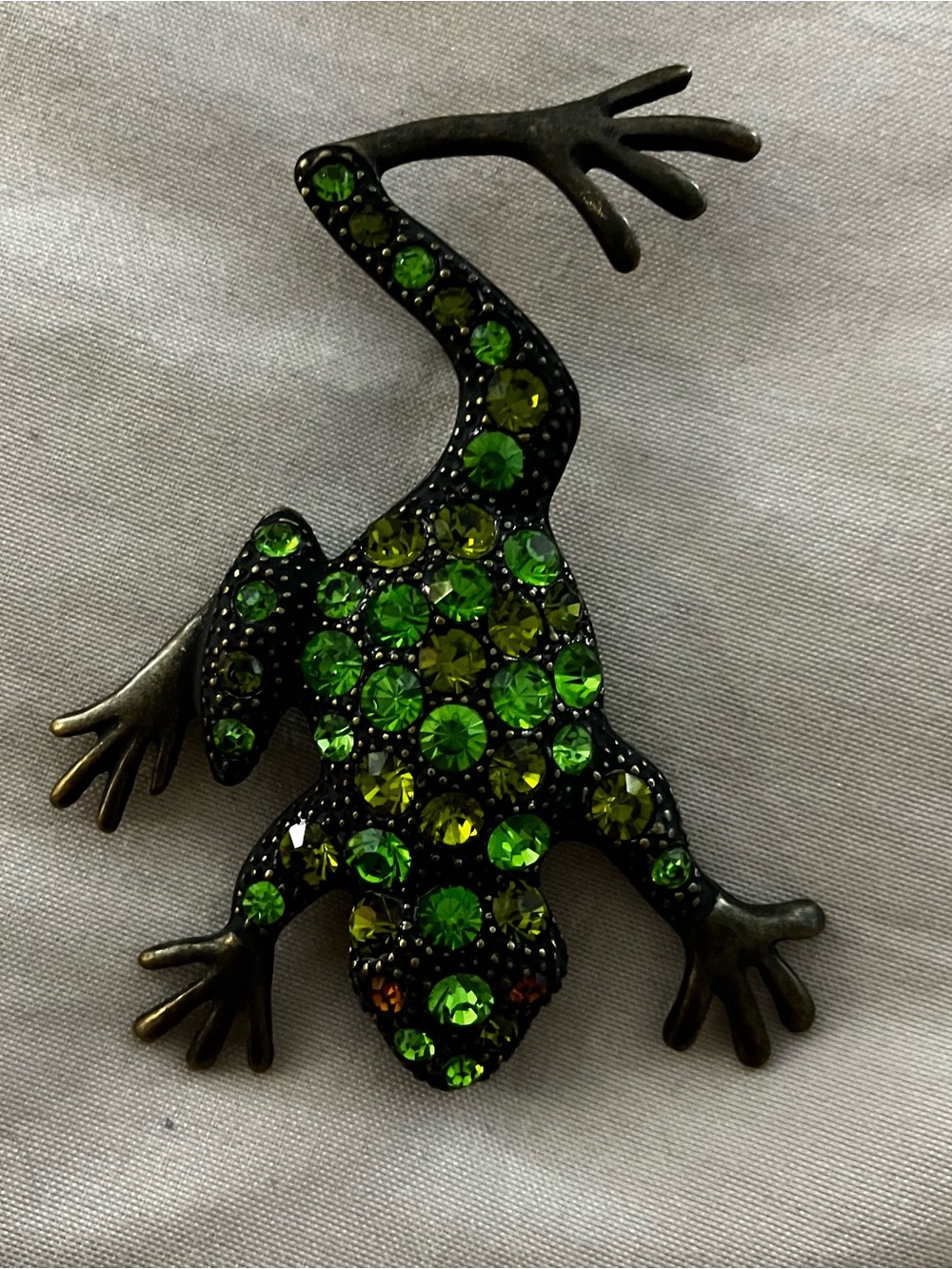 Sparkling Green Rhinestone Frog Brooch Vintage Style Amphibian Lapel Pin
